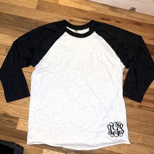 A-G-S monogrammed 3q length shirt